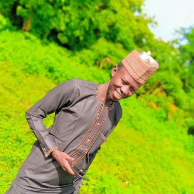  I'm bored so I made myself busy with the pictures of some among my many good 0 people I met here.