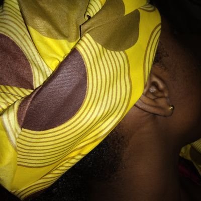  I'm bored so I made myself busy with the pictures of some among my many good 0 people I met here.