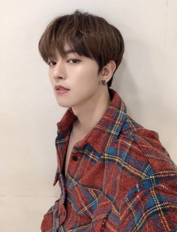 ravnarchive's tweet photo. 201110

cr. @official_ONEUS https://t.co/aAAJyA4YVk
