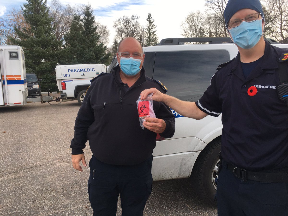 Paramedic_Matt's tweet photo. This why I love @RenCtyParamedic  - Hey @ChiefMNolan , mind dropping this urine off at the lab for me! https://t.co/JWofbzhnt4