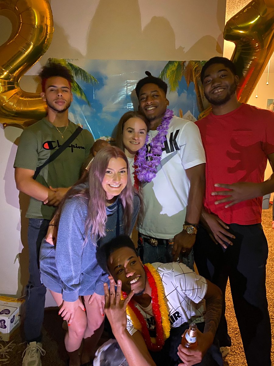 percy_finch's tweet photo. My hearts hurting nothing I say or do can change the fact that I wouldn’t be able to speak to you again..My big brother, guard, mentor and so much more my life’s completely upside down and it’ll never be the same tell Breel iPhone Earn I’ll see y’all soon💯#LLCB3💔 https://t.co/ssDO95SIZO