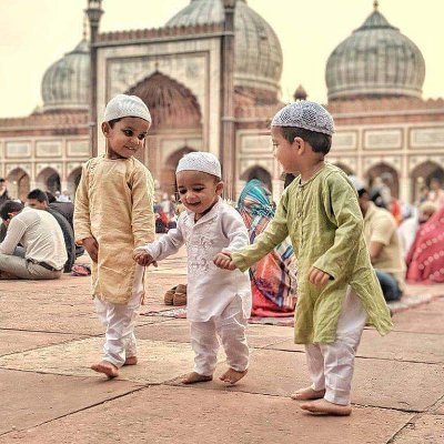  I'm bored so I made myself busy with the pictures of some among my many good 0 people I met here.