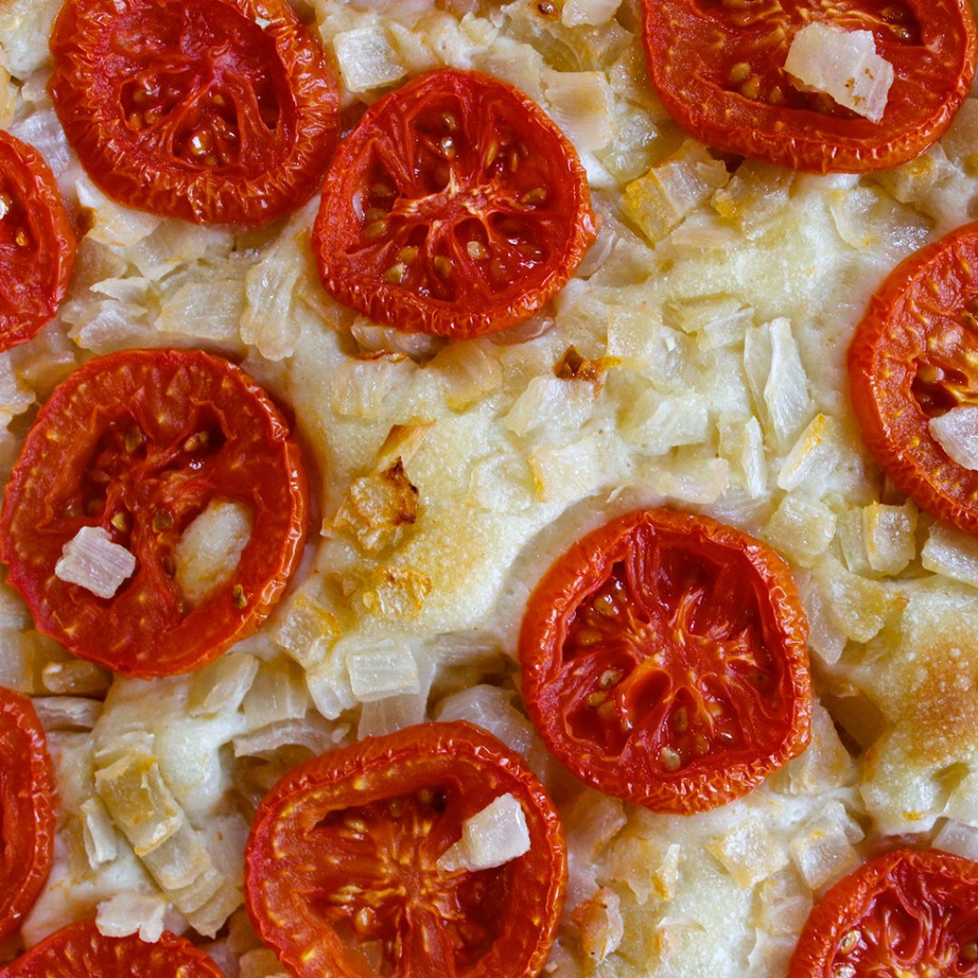 CornerCafeBBC's tweet photo. A little before and after - tomato onion focaccia edition 😍 .
.
.
.
#cornercafe #bestofatl #atlantarestaurants #atlantafoodblogger #foodphotography #buckheadlife #atlantaeats #curbsidepickup #delivery #freshdaily #bakedgoods #bakelife #freshbreadatlanta #atlantabread https://t.co/y60a4xkcqA