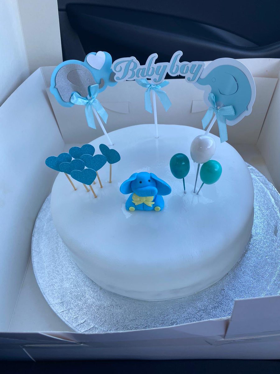 lsampsom1's tweet photo. Absolutely spoilt by my CCNT girls today. Covid and pregnancy has been tough but this has made it feel all so special and full of love. 💙 #theLittleThingMakeAllTheDifference https://t.co/iNmQ7VU7HD