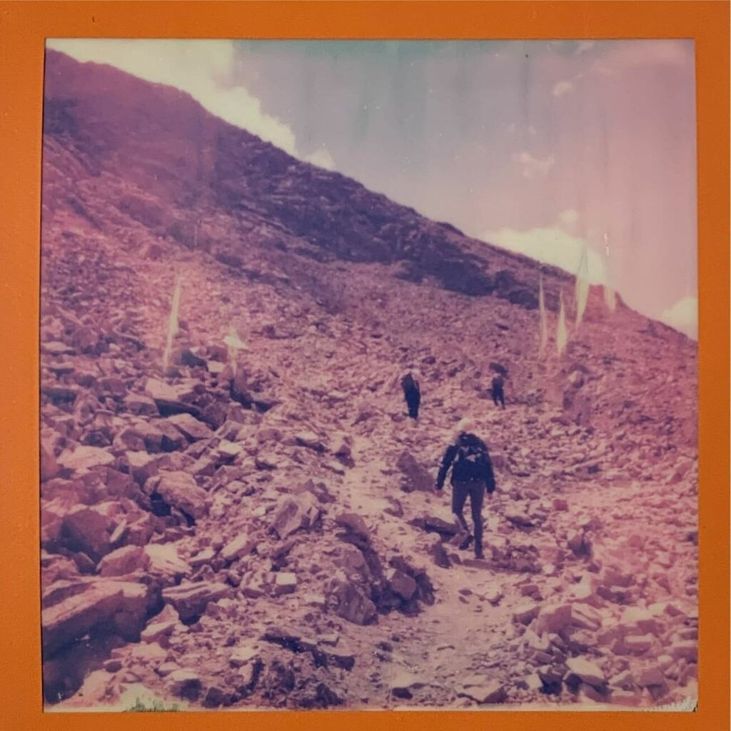 unusualzen's tweet photo. Country Roads Take Me Home⁣

.⁣
.⁣
.⁣
.⁣⁣
#polaroidorginals #yyc #polaroidcommunity #instantfilmsociety #instantadventure #filmisnotdead #believeinfilm #instantfilm #polaroid #makerealphotos #seeitsnapit #slr680 #unusualzen https://t.co/9MOmQcB8IF https://t.co/WaILhCIcZe