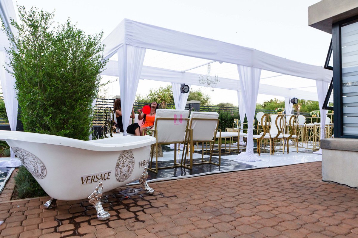 nonoevents's tweet photo. #08Effect
Juniorโs25thBirthday
#OpenRoofCabanas #OpenRoof DrapedGazebo
#LightingRoofCabanas #LightingRoof DrapedGazebo
#BalloonDeco #Lounge&CocktailSeating
#White&GoldDeco
#NonoEvents https://t.co/qs0oIoRW6S