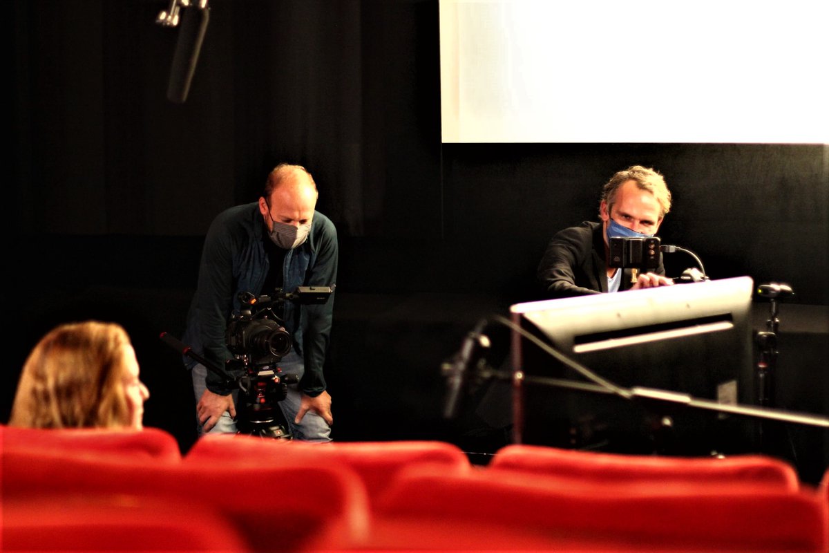 n8schwaermer's tweet photo. Schöner Drehabschluss heute! Wir hatten die Ehre, für das wunderbare @goEastFF Filmgespräche zu realisieren, die beim goEast@exground zu sehen sein werden. Das Programm wird vom 14.-17. November online sein. Foto: @dff_film #goeast #filmfestival #exground #film #films #dreh #talk https://t.co/nSPTsscmte