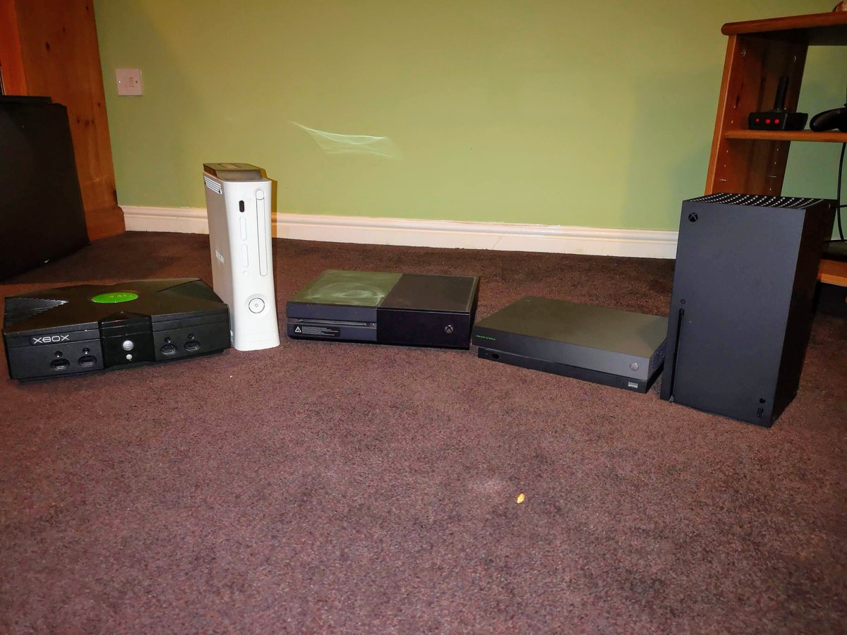 Meadenvale's tweet photo. 19 years of gaming history.  Here's to the next 19 years. #GenerationsOfJoy #xbox #XboxSeriesX https://t.co/pLCDsBk3bF