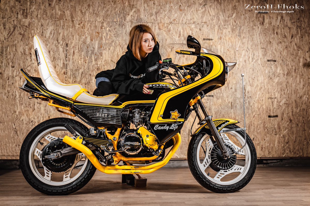 group243cbx's tweet photo. Aiちゃんとコラボ😻✨
モデルもカメラマンも最高峰🤟
#Group243
#CBX400F
#ZEROⅡ-Fhoks https://t.co/r6L2kYXw3W