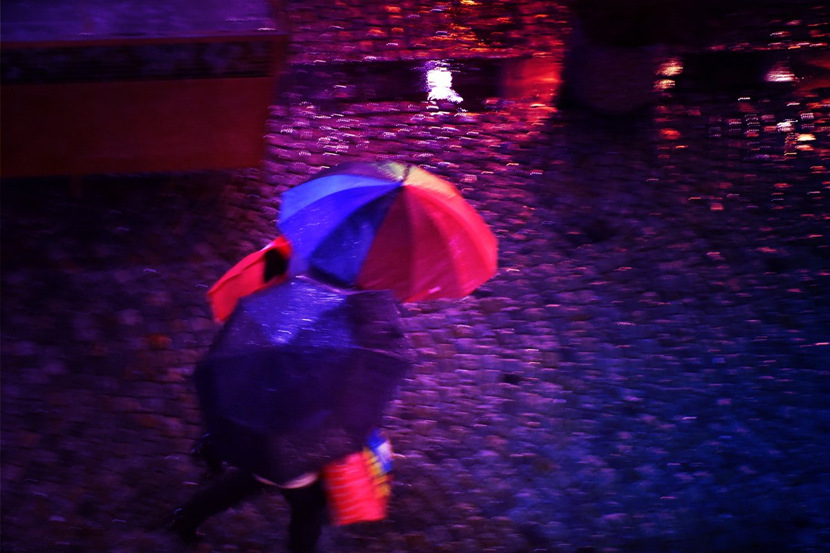 FabiollaLou's tweet photo. The sound of your heartbeat
https://t.co/6QGYkSrhKa
#bucharest #photography #urban #metropolis #blue #purple #aesthetic #dreams #surreal #lifeincolor #purplerain #magic_shots #epicnight #cyberpunk_cities #cyberpunkaesthetic #cyberpunkstyle #cyberpunkcity #cyberpunkers #neonnoir https://t.co/os3Kzxt5dl