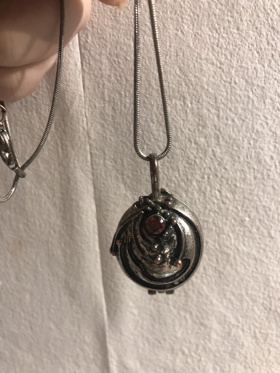 theyankbeour's tweet photo. look what I found in my bedside table and will wear everyday for eternity now #onlytherealones https://t.co/8lxGV6I4JJ