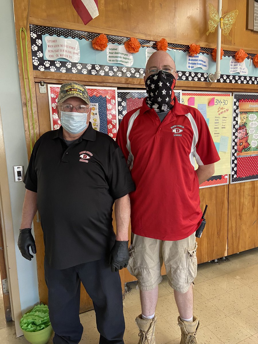 1 veteran + 1 veteran = 2 awesome veterans 🇺🇸 🌺 #HappyVeteransDay #thankaveteran