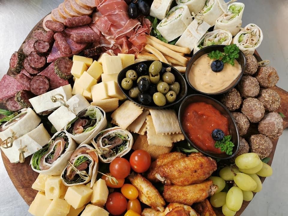 VonderenVCV's tweet photo. Ook voor as zaterdag kun je zo'n overheerlijke borrelplank bestellen.
Bestel je ticket samen met onze borrelplank via:
https://t.co/BLPlt6vH9r https://t.co/bNj42gxjgK
