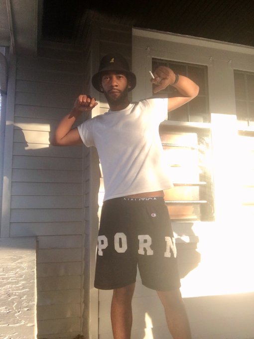 Caramel Blac’s pics and videos