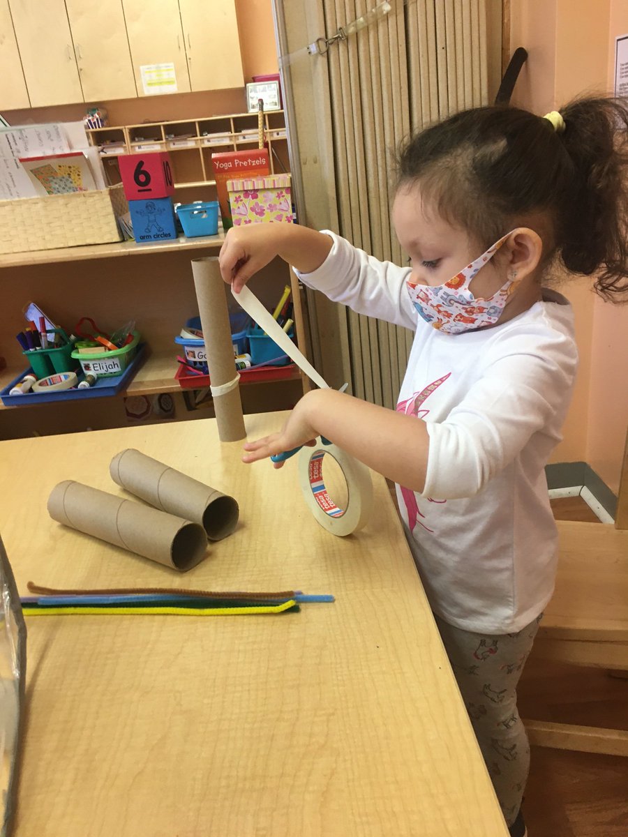Bogotapreschool's tweet photo. At #BogartMemorial our little engineers were hard at work today: problem solving, inventing...persisting!!! @BogotaPublic #preschoolengineering #marvelousmonday #nevertooearly #inquiry https://t.co/LnIhqMneCk