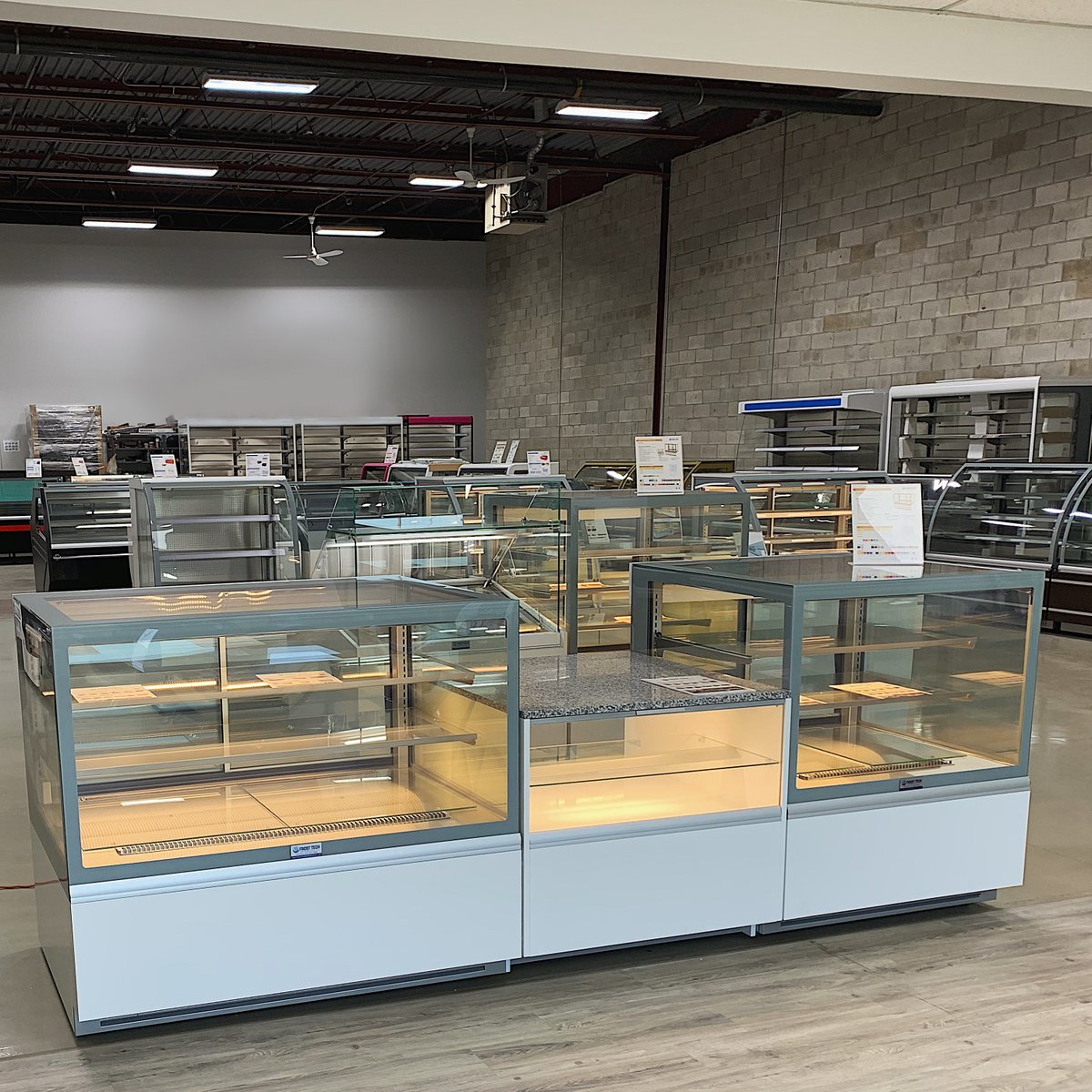 FrostTechRefrig's tweet photo. Ever wondered what our facility looks like? We have lots of displays for you to check out! #FrostTechRefrigeration #supportsmallbusiness #supportlocalbusiness #foodequipment #fooddisplay #displaycase #pastrydisplay #bakerydisplay #pastryshop #saladbar #hottable #openmerchandiser https://t.co/UDXM1Kooyz