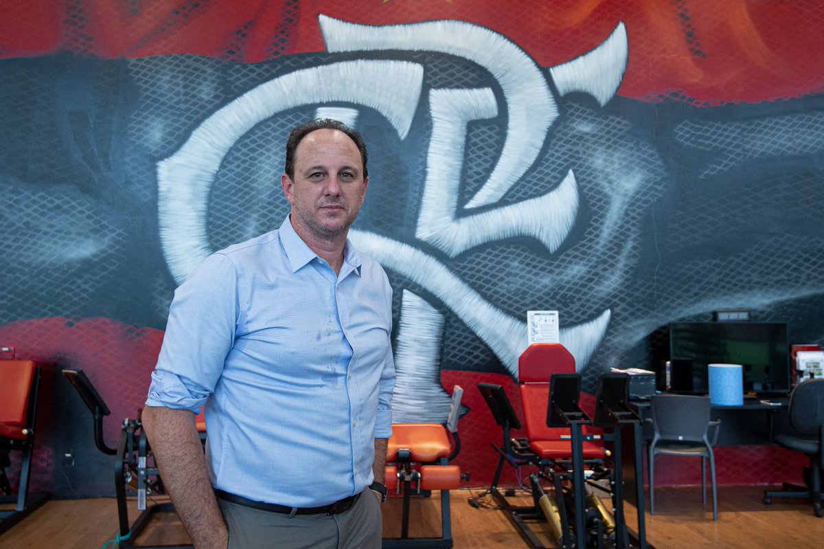 SportsCenterBR's tweet photo. A nova sala, e a nova casa de Rogério Ceni! RT se você crê no sucesso do técnico no Mengão. ❤🖤

📸 Divulgação/@Flamengo https://t.co/PevuXiMzV0