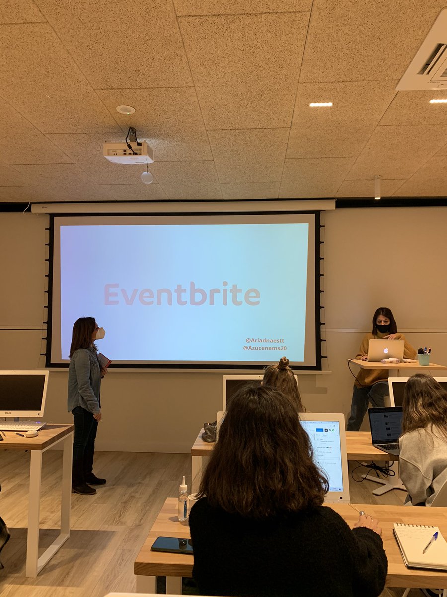 Alvaro_Palace's tweet image. Hoy en @aulaCM, @Azucenams20  y @Ariadnaestt nos cuentan todo sobre @eventbrite 🎟!

#Equipo183 #Clase15