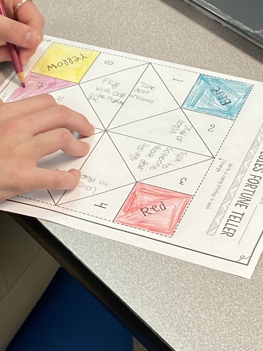 DMScounselor1's tweet photo. We are learning more about stress and how to cope effectively. Ss made these fortune tellers to help remind them of positive coping strategies that they can use at school. @youngedu @SHill_DMS https://t.co/Slf20dhsOg