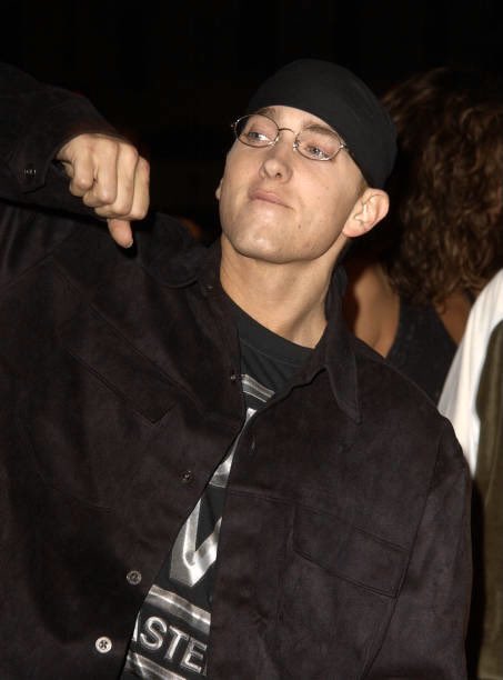 seductionshady's tweet photo. Eminem became the first artist since Michael Jackson to go platinum in 4 DIFFERENT DECADES

first artist to have TEN #1 albums

first artist to have 10 albums reach 1 billion streams

and first rapper to have 4 videos reach 1 billion views on youtube

all in one year. https://t.co/oAPK0wpSZO