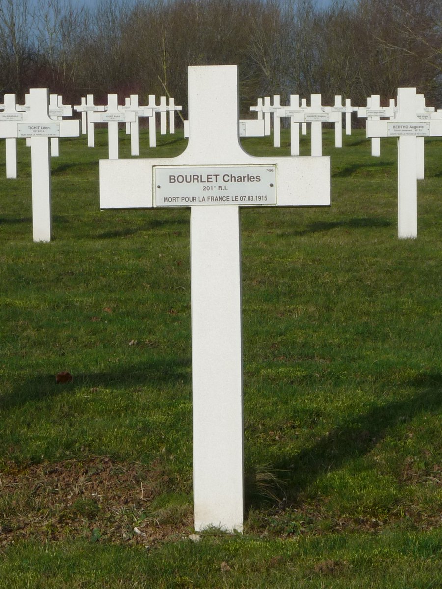 mbourlet's tweet photo. Demain, Maurice Genevoix entrera au Panthéon et avec lui "Ceux de 14", près de 8 millions d'hommes, parmi lesquels les miens, en particulier mon arrière grand-père, Jean Baptiste Bourlet et ses frères Léon et Charles, les trois morts pour la France en 1915. https://t.co/gMSb6QRK8s
