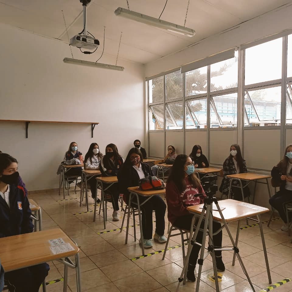 CICLS1946's tweet photo. Nuestros IV° Medios hoy realizaron su ingreso para finalizar juntos a sus compañeros el proceso de escolaridad. Con todos los protocolos y medidas de precaución y seguridad sanitaria. #G2020 #cicls #ColegioInglésCatólico la Serena https://t.co/35DOw98IVt