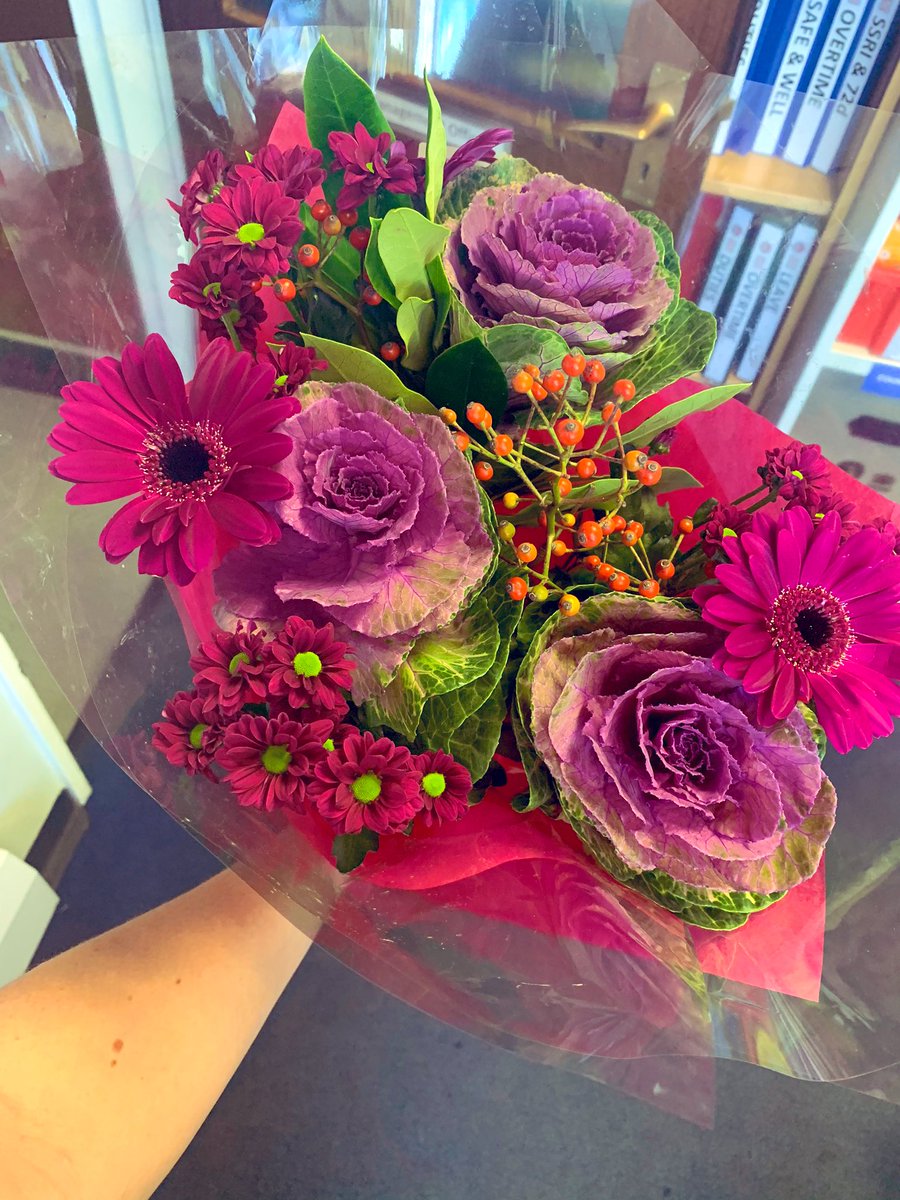 becks_bryant's tweet photo. Such a nice surprise to find these at the start of my shift today. #Flowers #chocolates and a note from a very sweet member of staff. Not sure what I did to deserve them 🤷🏼♀️ #brightenedAToughweek #ThereAreSomeCaringPeopleLeft #firefighterAtWork https://t.co/yduEIOZjBI