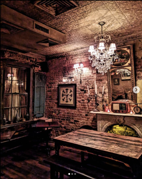 Here's your excuse to escape to Italy. Have a date night tonight on the Upper East Side 🍷🍝
📸: a_vida_rosa (IG)