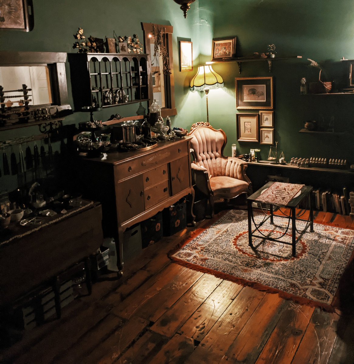 belle_witches's tweet photo. Our little shop. ✨ https://t.co/EBpjP5eBvn
