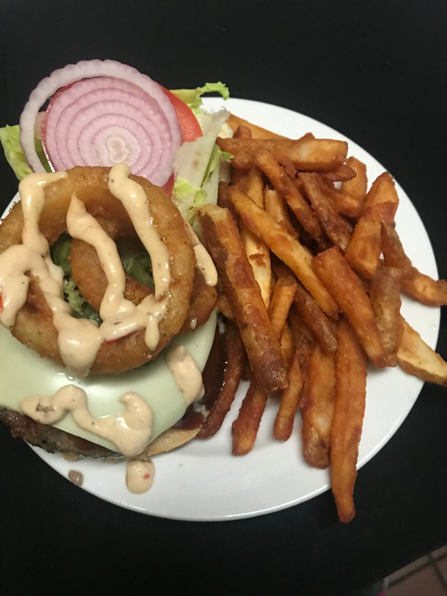 smittysPubVT's tweet photo. TUESDAY, NOV 10, 2020 - OPEN at 3PM
Monday/Tuesday is BURGER NIGHT - $2 OFF Burgers 
$4 @zerogravitybeer  Conehead &amp; Green State Lager. $3.50 Canyon Road House Wine
Try our Rodeo Burger with Fries
https://t.co/KPK4y2YTUh
802 863 4300
@TONIGHT_BTV #BTV https://t.co/cW4Dq7xnQT