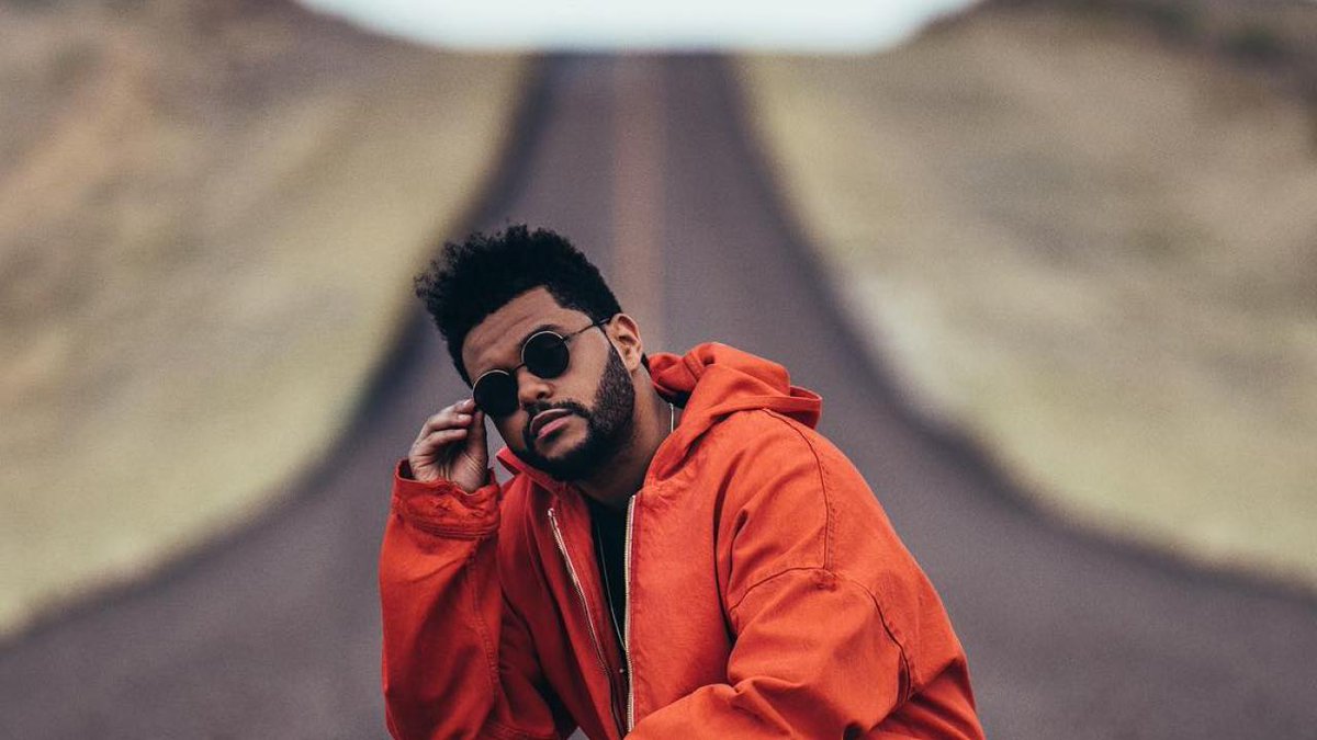 🚨 Last days to vote!!! LET'S GOO 300 replies with: I'm voting for The Weeknd for Favorite Male Artist - Soul/R&B at the #AMAs