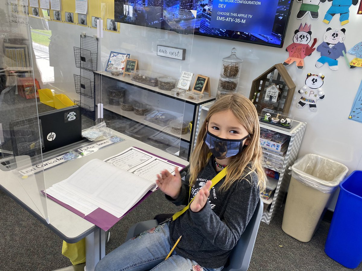 LagunaBeachUSD's tweet photo. Congratulations to our 2021 teacher of the year Tamara Wong! Principal Chris Duddy stopped by her 3rd grade class at El Morro to present her with a gift bag. 
Watch a video of all @OCDeptofEd teachers of the year here: https://t.co/RvsSF33JMn https://t.co/RyIHWGwOi9