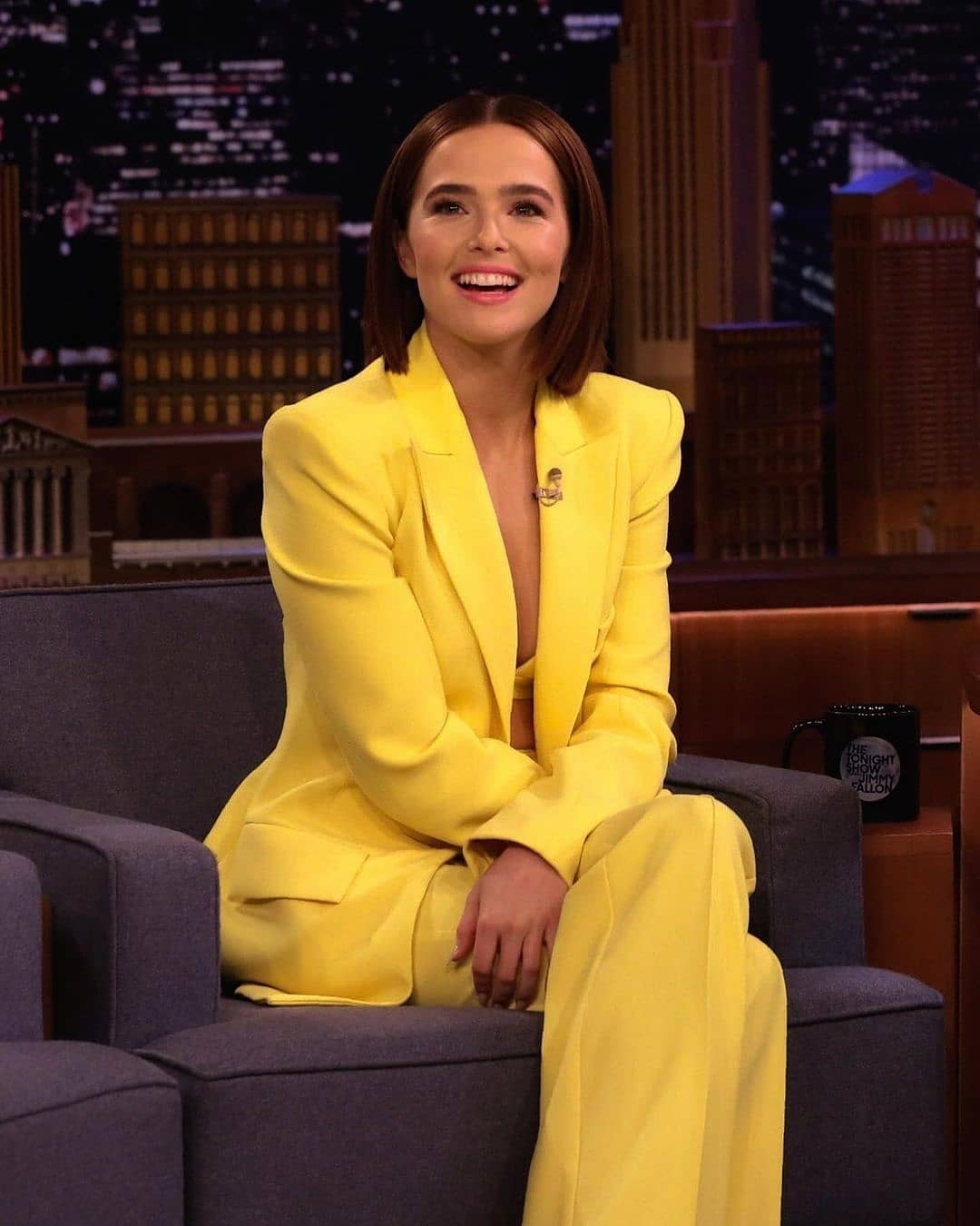 Happy 26th birthday to Zoey Deutch 