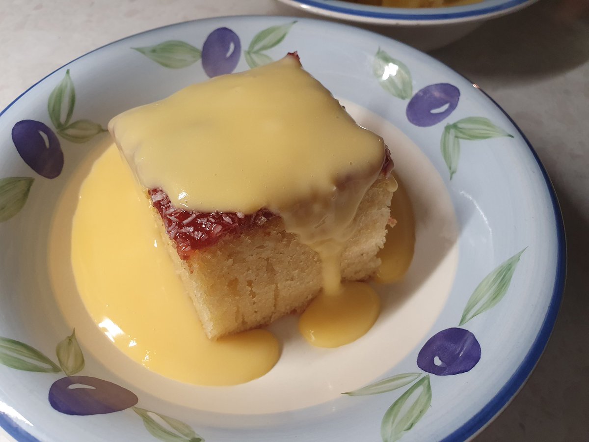 BehindTheMaII13's tweet image. Let's see what you bring, #PuddingWeek! #gbbo