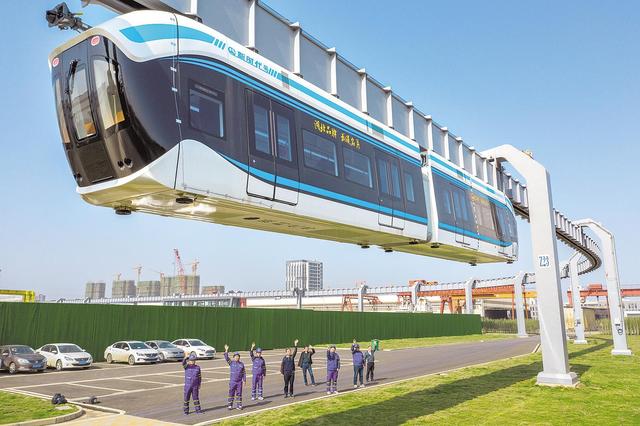 PDChina's tweet photo. China's self-developed #driverless #monorail vehicle, known as "sky train", has successfully completed its trial run in #Wuhan, C China’s Hubei Province. It is expected to start operation next year. https://t.co/bvfhJhN8zw