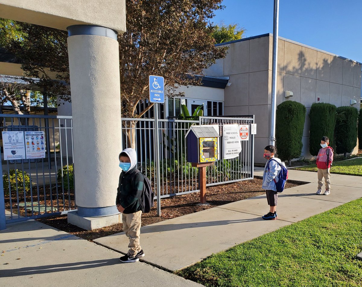 Shout out to Board Member Raquel Alvarez for visting us on our 2nd day of Hybrid Learning! Another smooth start of the day at Laurel. Go Lions!