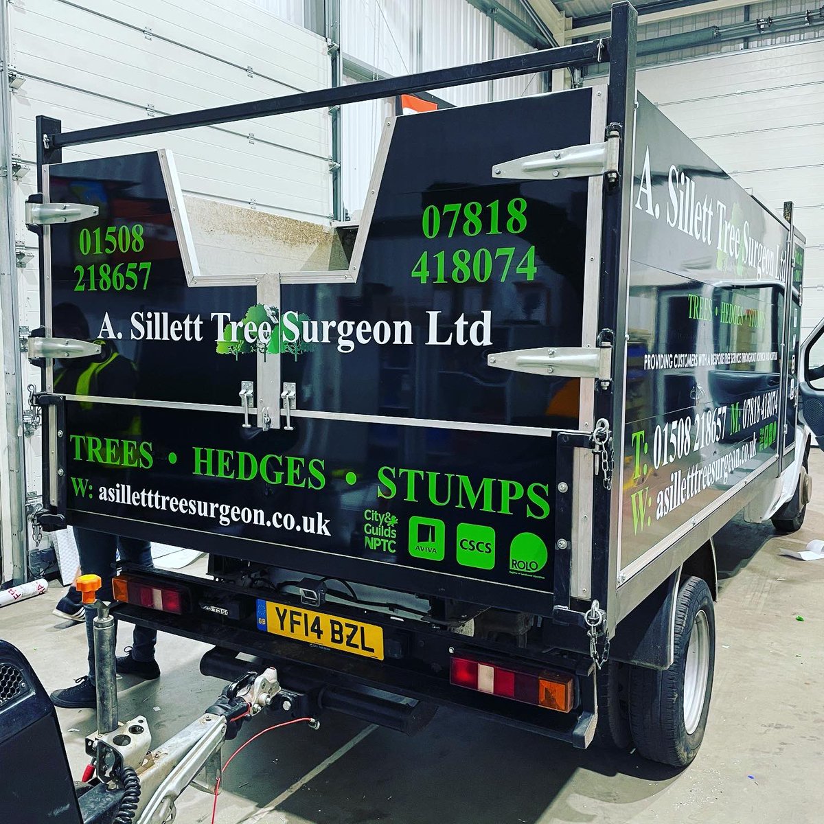 asilletttrees's tweet photo. Thanks to @cim_signs for the new signwriting on the Transit tipper. https://t.co/ZbrAoo0DKq