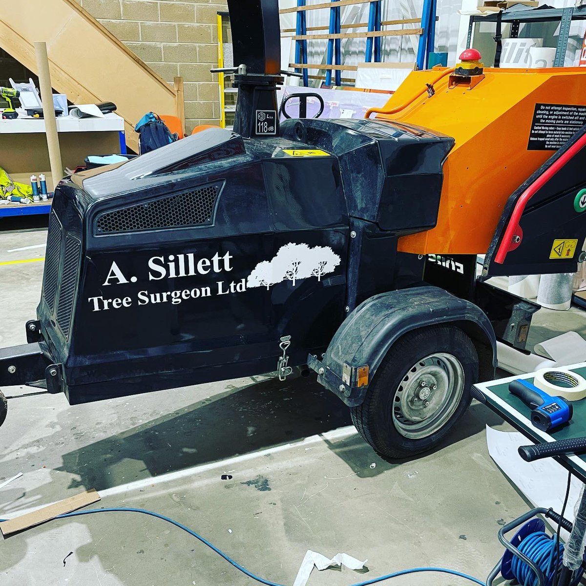 asilletttrees's tweet photo. Thanks to @cim_signs for the new signwriting on the Transit tipper. https://t.co/ZbrAoo0DKq