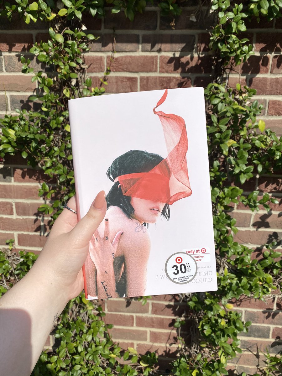 HalseyInsiders's tweet photo. 💙 GIVEAWAY 💙

We’re giving away ONE Target exclusive copy of I Would Leave Me If I Could! 

How to enter:

✨ RT this tweet!
✨ Follow us!

Giveaway ends this Friday the 13th!

(US &amp; Canada only) https://t.co/mUjlhAKdmO
