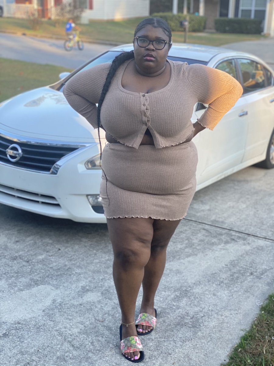 crackbc's tweet photo. When I say heavy I mean that 😍 #PlusSizeTwitter #BBW #Bawdy https://t.co/jgC3Q7GmXX