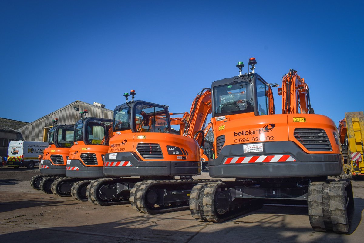 Bell Plant keeping it orange with these 4 new #Doosan #excavators - Thank you to the team for your continued business, all the best with your new #machines! 

@DoosanEquipment