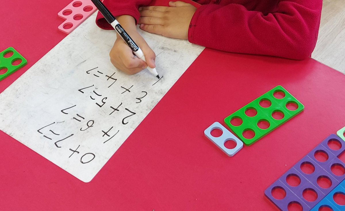HIAMissCoulson's tweet photo. Today we explored number bonds! We used the Numicon to investigate number bonds practically. We could even put these number bonds into accurate addition number sentences! 🔢➕ @HumboKS1Maths https://t.co/384jq5fcEi