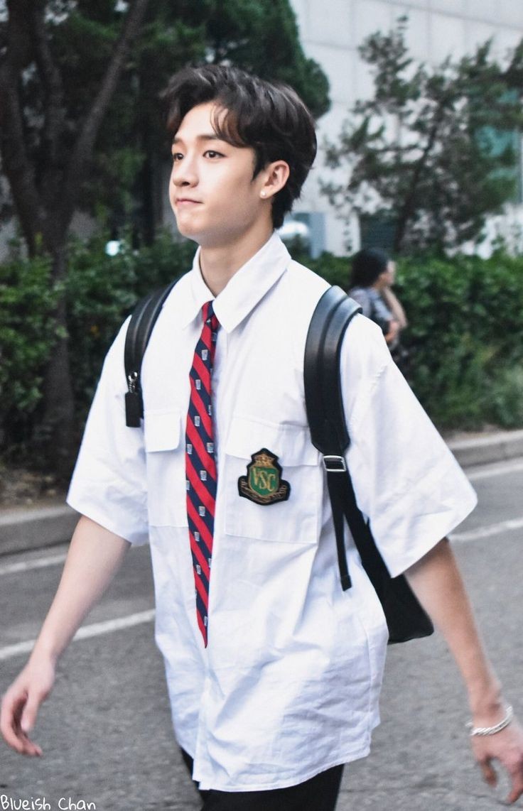 IamNotArchive's tweet photo. Hablemos del claro modelo a seguir que son los chicos Stay! Jeongin fue presidente de la clase Chan era excelente en la escuela, Minho bueno estudiante de honor estudió en montessori por lo que es experto en tareas prácticas con eso te digo todo, + https://t.co/rtCJE73jPX