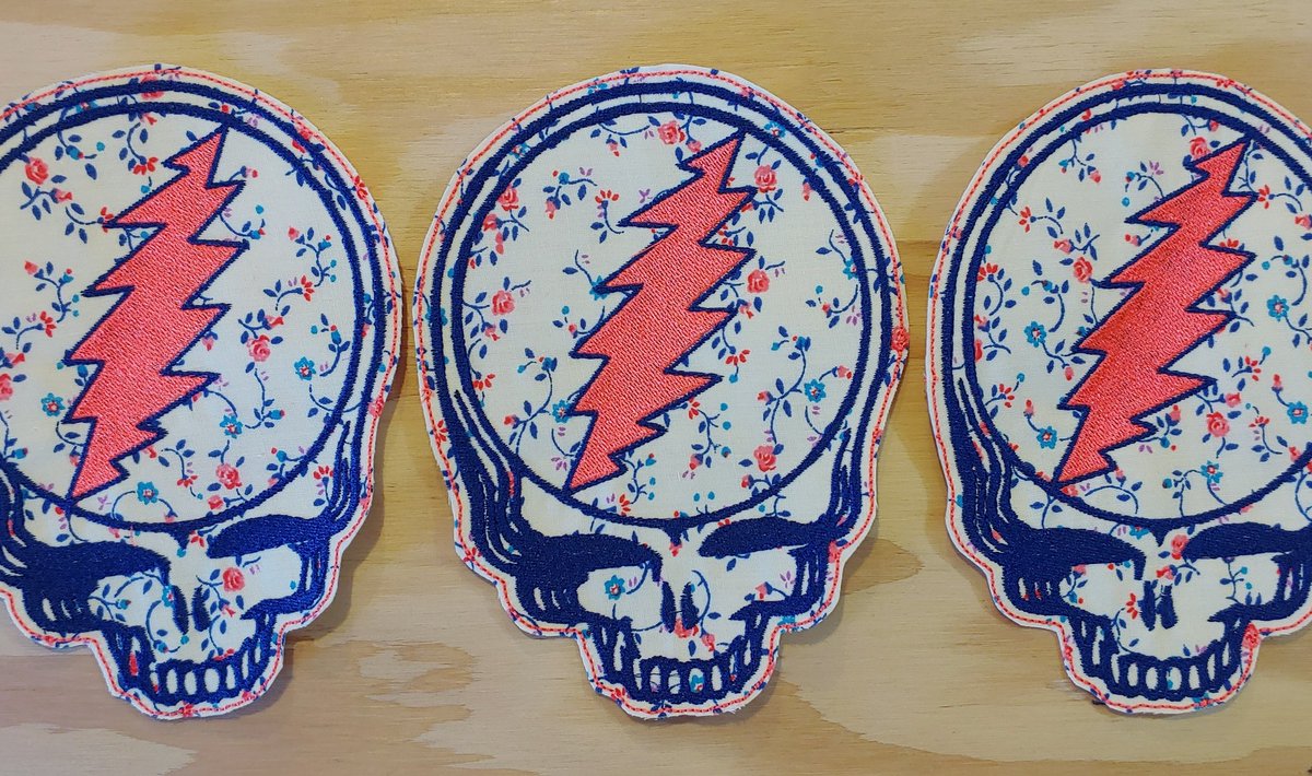 TheFestivalLife's tweet photo. Steal your flowers #handmade #patch #sewonpatch #patches #sewonpatches #patchmaker #patchwork #etsygifts #deadhead #stealyourface #grateful #dead #thegratefuldead #DeadandCompany #deadheadgifts #handmadewithlove❤️ #fanart https://t.co/m0POi88BkQ https://t.co/MHsWxxwzUm