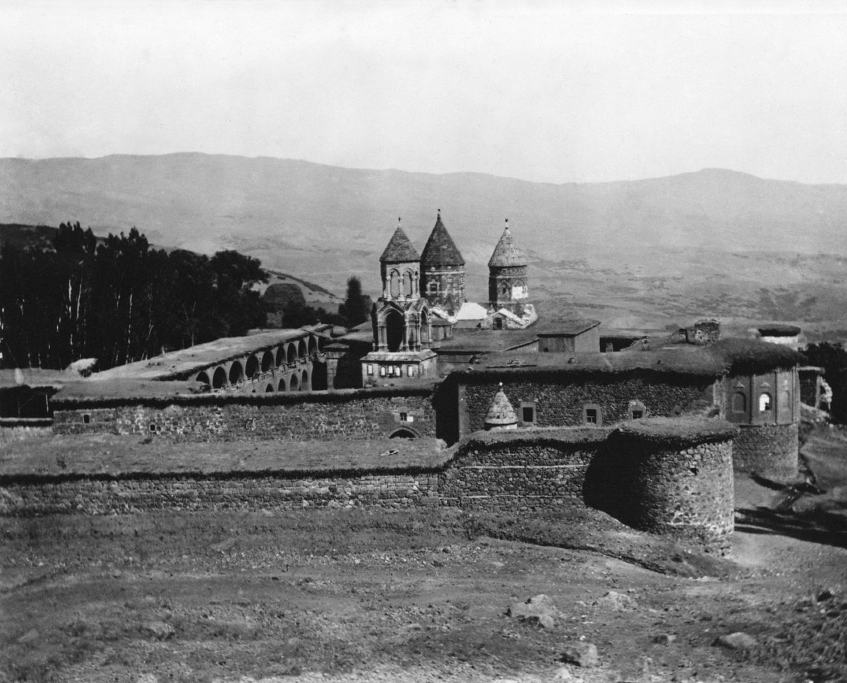 Msho Surp Karabed Vank (Մշո Սուրբ Կարապետ վանք), built in the 4th century, destroyed after the Armenian Genocide.  https://twitter.com/ArmenianHist/status/990686849990516736?s=20