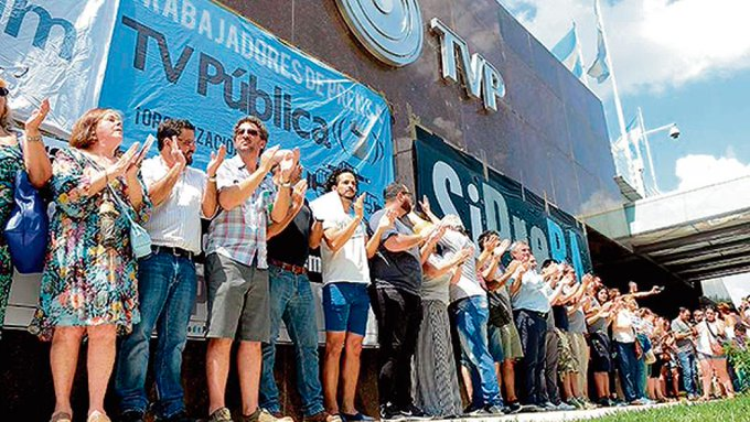 Canal7SiPreBA's tweet photo. Creemos en la pluralidad, y la defendimos frente a la censura y proscripción. La designación de Larsen debería ser rechazada. Esperamos que la Comisión Bicameral Permanente de Promoción y Seguimiento de la Comunicación Audiovisual tenga a bien contemplar nuestra impugnación. https://t.co/YXUOgMQKRi