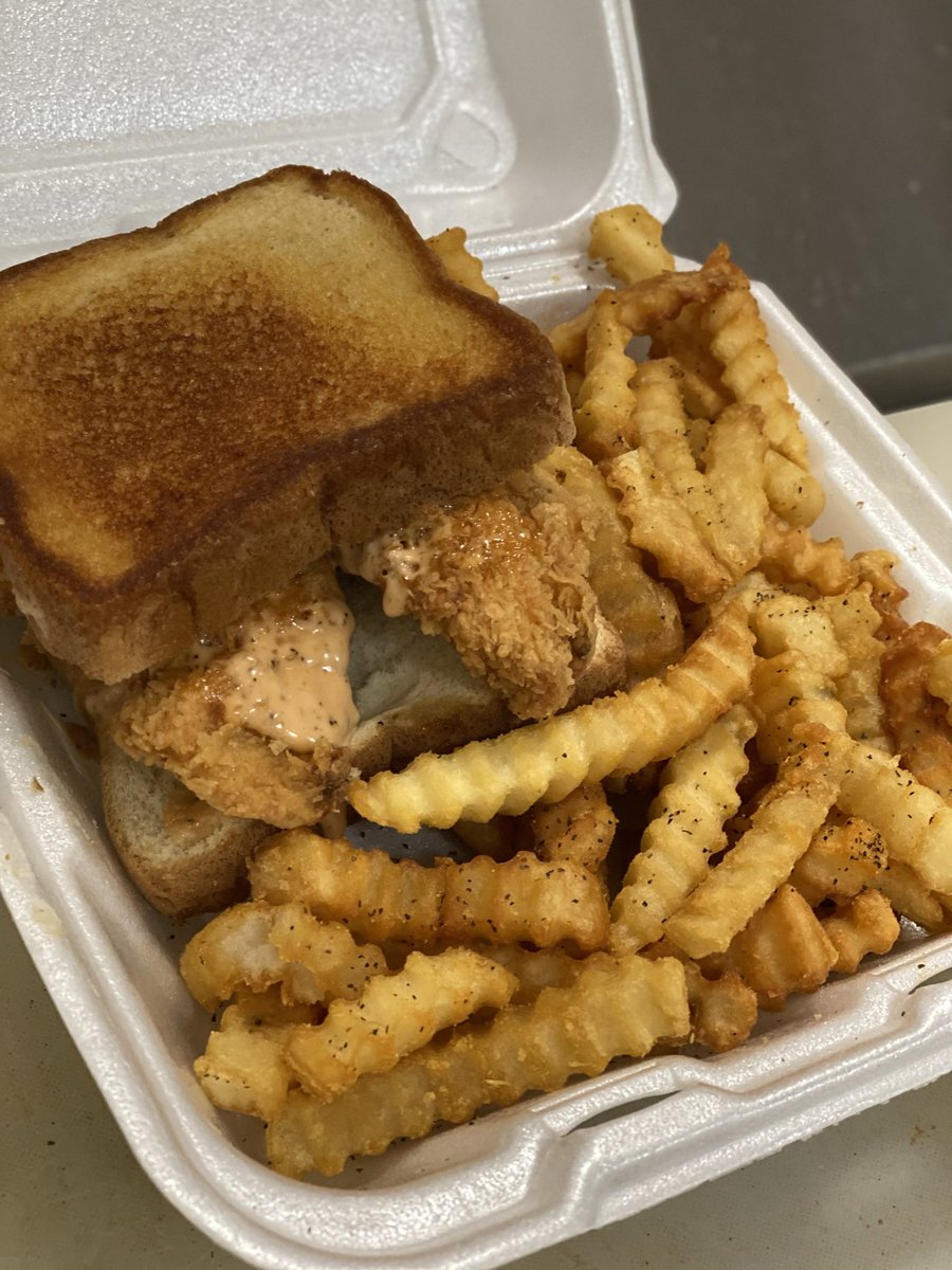 TriggaMeals's tweet photo. Tonight at @ZiggysBG starting at 5:30!! Please RT and share for your chance to win a FREE meal!!
(Must be following to win)

Help gain 1 new follower and I’ll give you BOTH a free meal!

I’ll begin accepting orders right at 5:30. DM to order. No walk-ins, 8 don’t forget your mask https://t.co/IBpIs96iUb