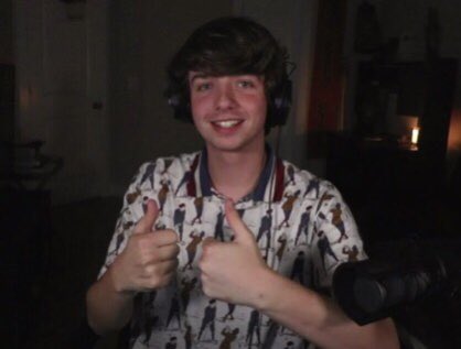 VERY LONG THREAD OF KARL PICS IF U NEED EM:)