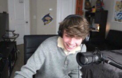 VERY LONG THREAD OF KARL PICS IF U NEED EM:)