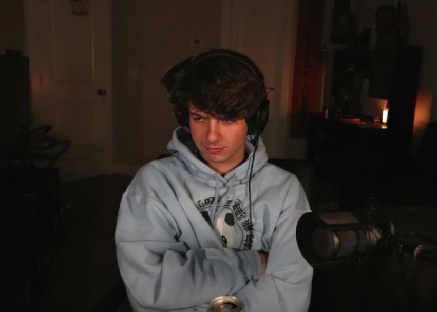 VERY LONG THREAD OF KARL PICS IF U NEED EM:)